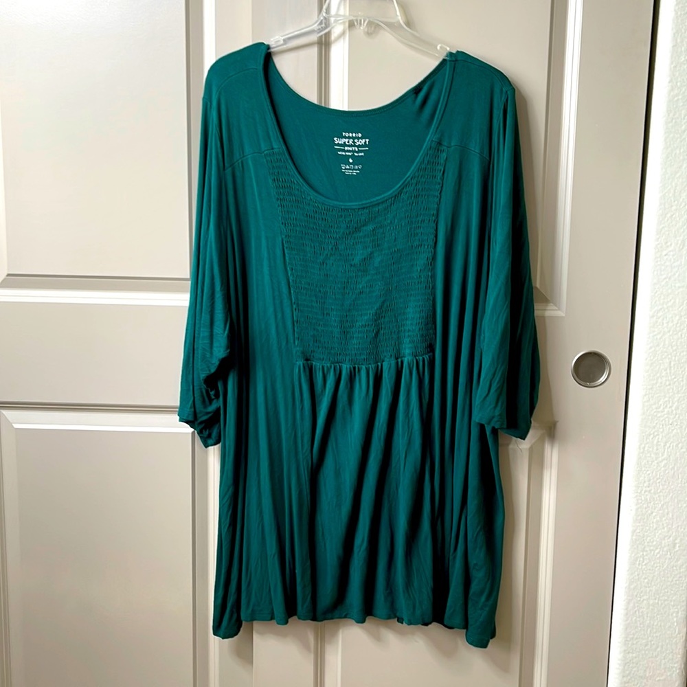 Torrid 3/4 Sleeve Green Blouse Size 6